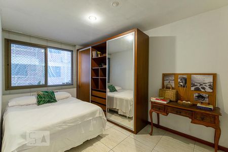 Suite de apartamento à venda com 2 quartos, 68m² em Icaraí, Niterói