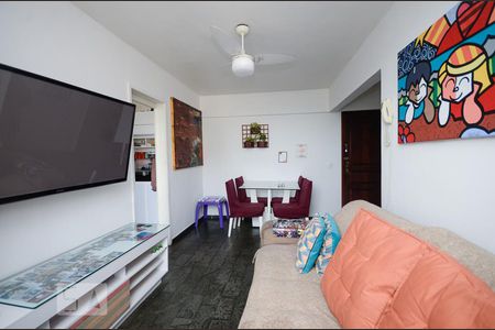 Sala de apartamento à venda com 2 quartos, 62m² em São Lourenço, Niterói