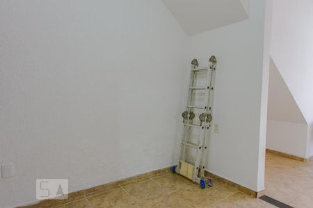 Sala de casa de condomínio à venda com 2 quartos, 60m² em Praça da Bandeira, Rio de Janeiro