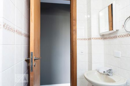 Banheiro de apartamento para alugar com 1 quarto, 39m² em Juvevê, Curitiba