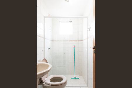 Banheiro de apartamento para alugar com 1 quarto, 39m² em Juvevê, Curitiba