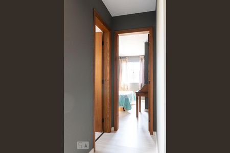 Corredor de apartamento para alugar com 1 quarto, 39m² em Juvevê, Curitiba