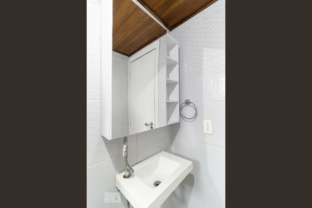 Casa de condomínio para alugar com 120m², 3 quartos e 1 vaga Casa de condomínio para alugar com 120m², 3 quartos e 1 vagaBanheiro