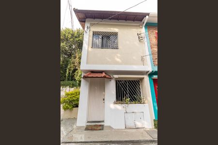 Casa de condomínio para alugar com 120m², 3 quartos e 1 vaga Casa de condomínio para alugar com 120m², 3 quartos e 1 vagaFachada