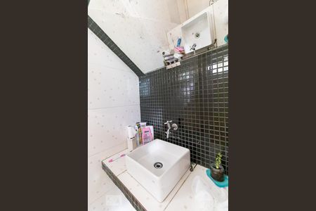 Casa de condomínio para alugar com 120m², 3 quartos e 1 vaga Casa de condomínio para alugar com 120m², 3 quartos e 1 vagaBanheiro de serviço