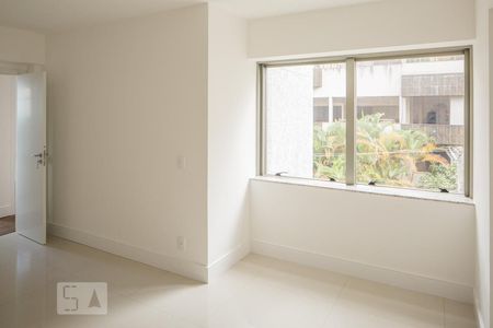 Sala de apartamento para alugar com 3 quartos, 81m² em Sion, Belo Horizonte