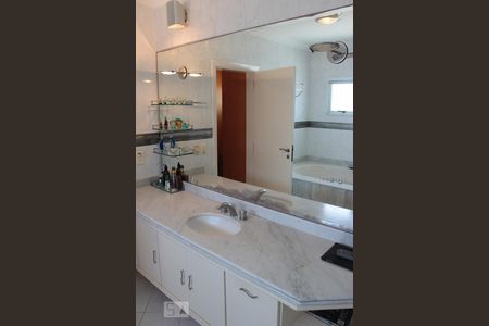 Casa de condomínio à venda com 798m², 7 quartos e 9 vagas