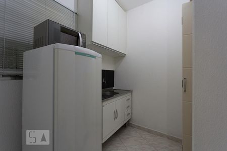 Cozinha de kitnet/studio para alugar com 1 quarto, 25m² em Jardim Peri Peri, São Paulo