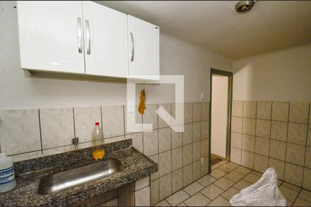 Cozinha de apartamento para alugar com 1 quarto, 40m² em Santa Tereza, Belo Horizonte