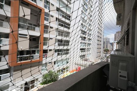 Vista da Sala de apartamento para alugar com 2 quartos, 72m² em Gonzaga, Santos