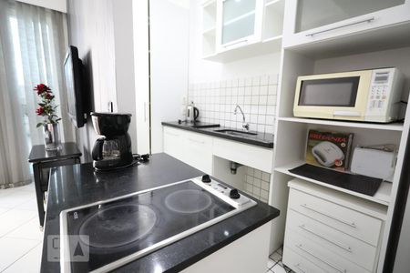 Cozinha e Área de serviço de apartamento para alugar com 2 quartos, 72m² em Gonzaga, Santos