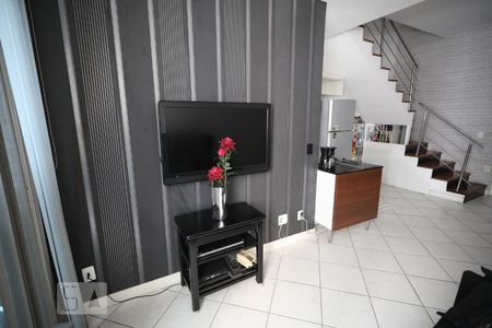 Sala de apartamento para alugar com 2 quartos, 72m² em Gonzaga, Santos