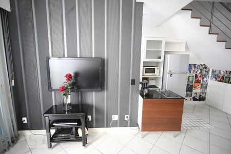 Sala de apartamento para alugar com 2 quartos, 72m² em Gonzaga, Santos