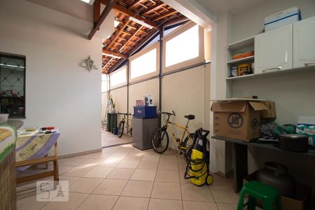 Fundos de casa à venda com 3 quartos, 160m² em Santo Amaro, São Paulo