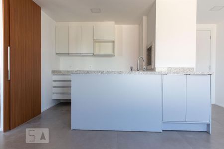 Cozinha de kitnet/studio para alugar com 1 quarto, 40m² em São João, Porto Alegre