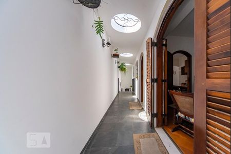 Corredor Lateral de casa à venda com 2 quartos, 122m² em Jardim Stella, Santo André