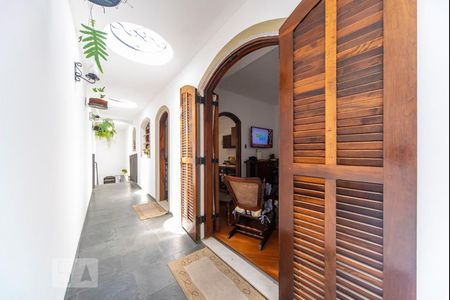 Corredor Lateral de casa à venda com 2 quartos, 122m² em Jardim Stella, Santo André
