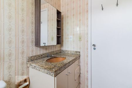 Banheiro de kitnet/studio para alugar com 1 quarto, 35m² em Centro Histórico, Porto Alegre