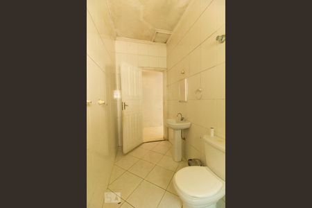 Banheiro de casa à venda com 1 quarto, 126m² em Santa Teresinha, São Paulo