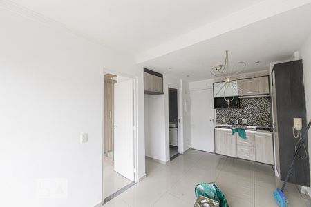 Sala e cozinha de apartamento para alugar com 1 quarto, 33m² em Jardim Brasília (zona Norte), São Paulo