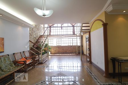 Sala de casa à venda com 4 quartos, 180m² em Vila Fernandes, São Paulo