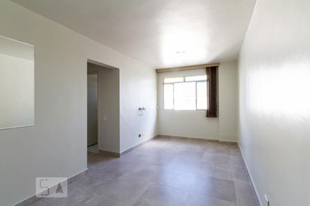 Sala de apartamento para alugar com 3 quartos, 65m² em Vila São Paulo, São Paulo