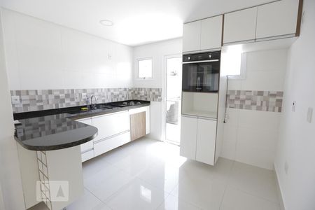 Cozinha de casa de condomínio à venda com 2 quartos, 83m² em Vila Mangalot, São Paulo