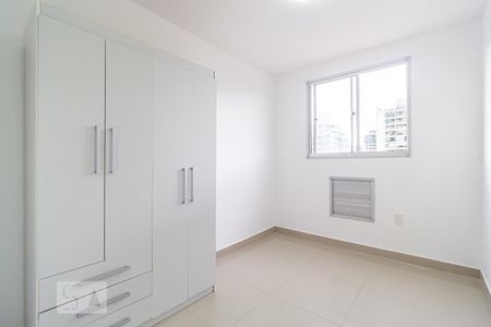 Quarto 1 de apartamento para alugar com 2 quartos, 50m² em Jacarepaguá, Rio de Janeiro