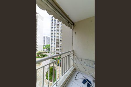 Varanda de apartamento para alugar com 2 quartos, 60m² em Del Castilho, Rio de Janeiro