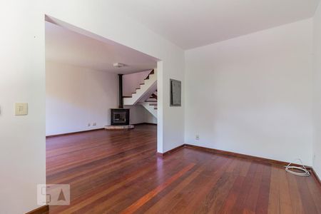 Sala de casa de condomínio à venda com 3 quartos, 220m² em Vila Nova, Porto Alegre