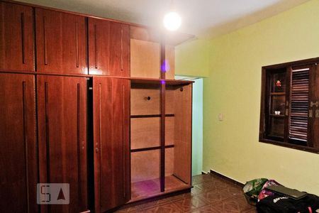 Casa 2 - Quarto 2 de casa à venda com 6 quartos, 350m² em Parque Sao Domingos, São Paulo