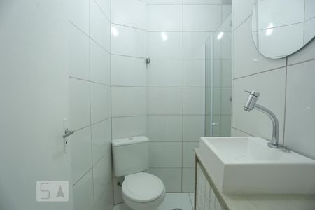 Banheiro de kitnet/studio para alugar com 1 quarto, 34m² em Vila Buarque, São Paulo