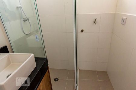 Banheiro de kitnet/studio para alugar com 1 quarto, 30m² em Consolação, São Paulo