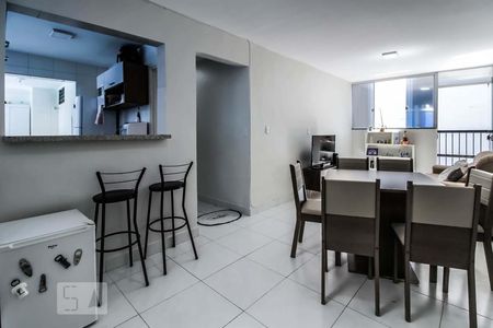 Sala de apartamento para alugar com 2 quartos, 82m² em Vila São João, Goiânia