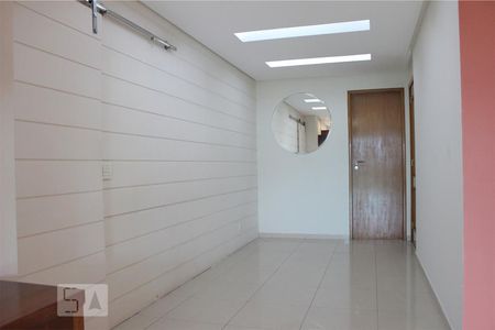 Sala de apartamento para alugar com 3 quartos, 110m² em Barra da Tijuca, Rio de Janeiro