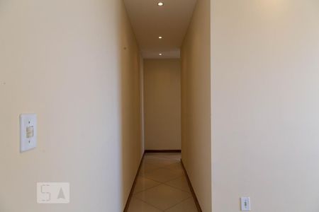 Corredor de apartamento para alugar com 2 quartos, 45m² em Brás, São Paulo