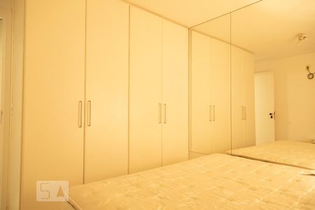 Quarto suíte de apartamento para alugar com 1 quarto, 85m² em Vila Nova Conceição, São Paulo