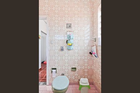 Casa à venda com 160m², 6 quartos e 6 vagas Casa à venda com 160m², 6 quartos e 6 vagasBanheiro da Suíte 2