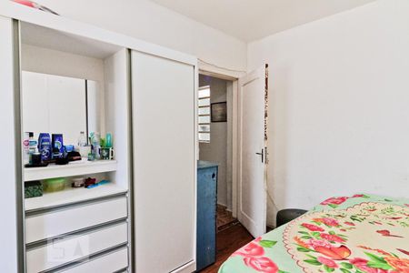 Casa à venda com 160m², 6 quartos e 6 vagas Casa à venda com 160m², 6 quartos e 6 vagasQuarto 4