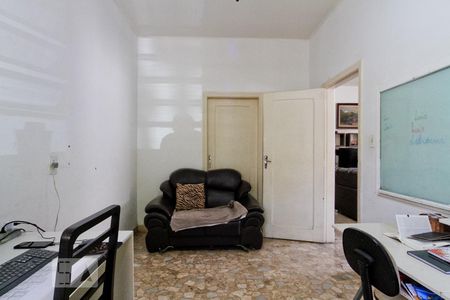 Casa à venda com 160m², 6 quartos e 6 vagas Casa à venda com 160m², 6 quartos e 6 vagasQuarto 3