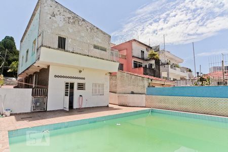 Casa à venda com 160m², 6 quartos e 6 vagas Casa à venda com 160m², 6 quartos e 6 vagasÁrea Externa