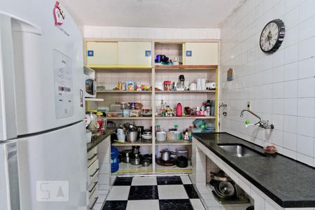 Casa à venda com 160m², 6 quartos e 6 vagas Casa à venda com 160m², 6 quartos e 6 vagasCozinha