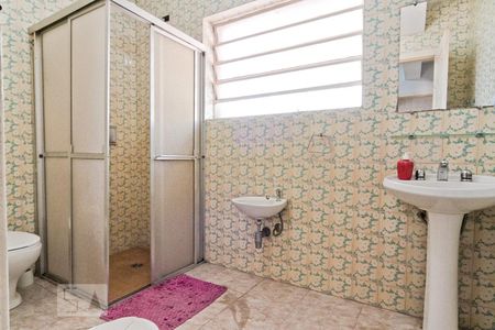 Casa à venda com 160m², 6 quartos e 6 vagas Casa à venda com 160m², 6 quartos e 6 vagasBanheiro 2