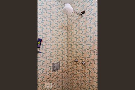 Casa à venda com 160m², 6 quartos e 6 vagas Casa à venda com 160m², 6 quartos e 6 vagasBanheiro 2