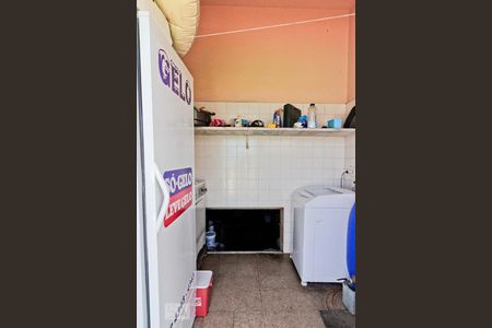 Casa à venda com 160m², 6 quartos e 6 vagas Casa à venda com 160m², 6 quartos e 6 vagasÁrea de Serviço