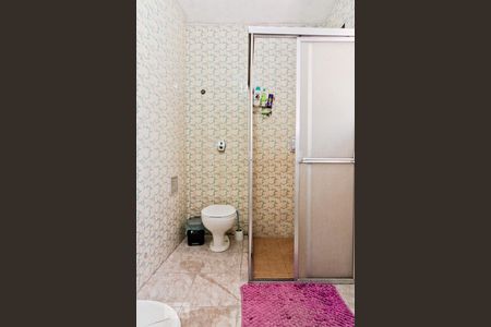 Casa à venda com 160m², 6 quartos e 6 vagas Casa à venda com 160m², 6 quartos e 6 vagasBanheiro 2