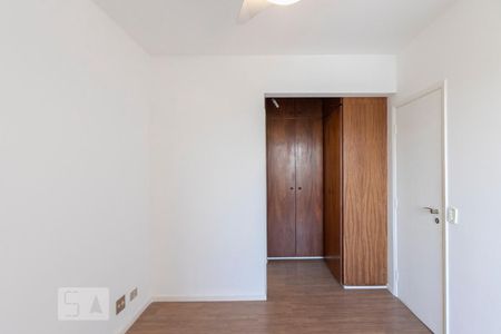 Suíte de apartamento para alugar com 3 quartos, 98m² em Vila Olímpia, São Paulo