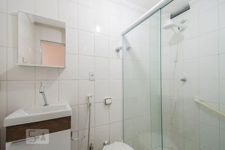 Banheiro de apartamento para alugar com 1 quarto, 27m² em Aclimação, São Paulo