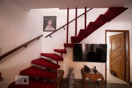Escada de casa para alugar com 2 quartos, 80m² em Vila Cruzeiro, São Paulo