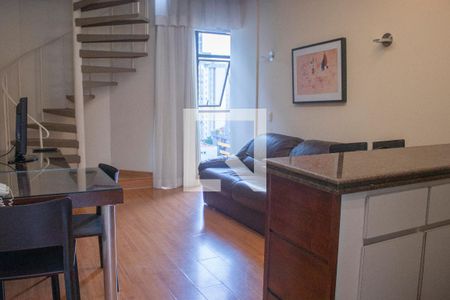 Sala de kitnet/studio para alugar com 1 quarto, 42m² em Funcionários, Belo Horizonte